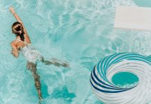 Instagram women dramatically out-earn men